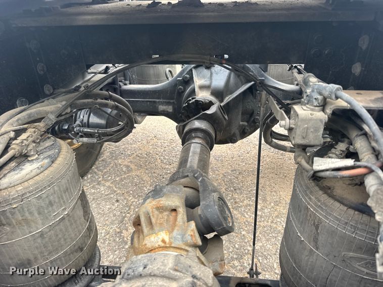 image for item DY3071 2024 Mack Anthem semi truck