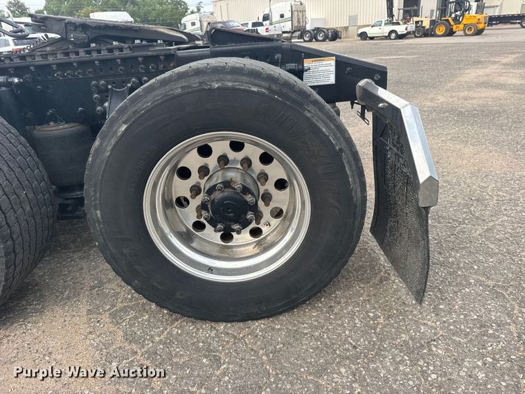image for item DY3071 2024 Mack Anthem semi truck