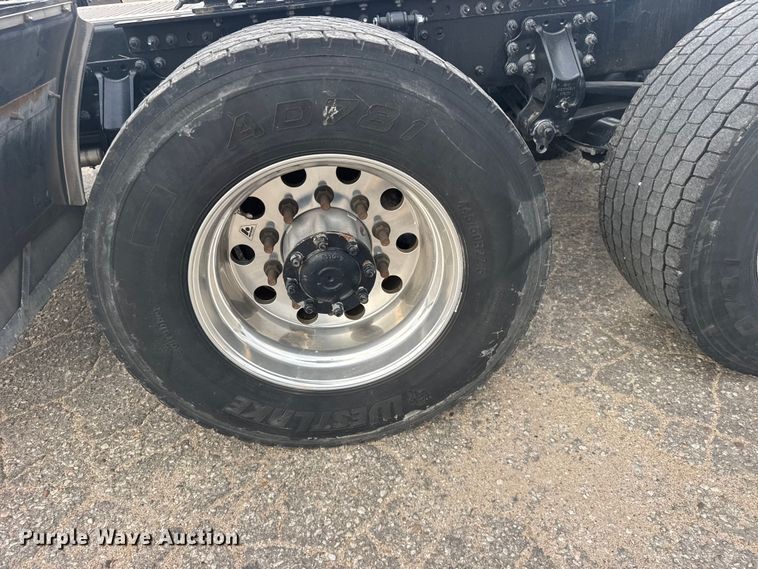 image for item DY3071 2024 Mack Anthem semi truck