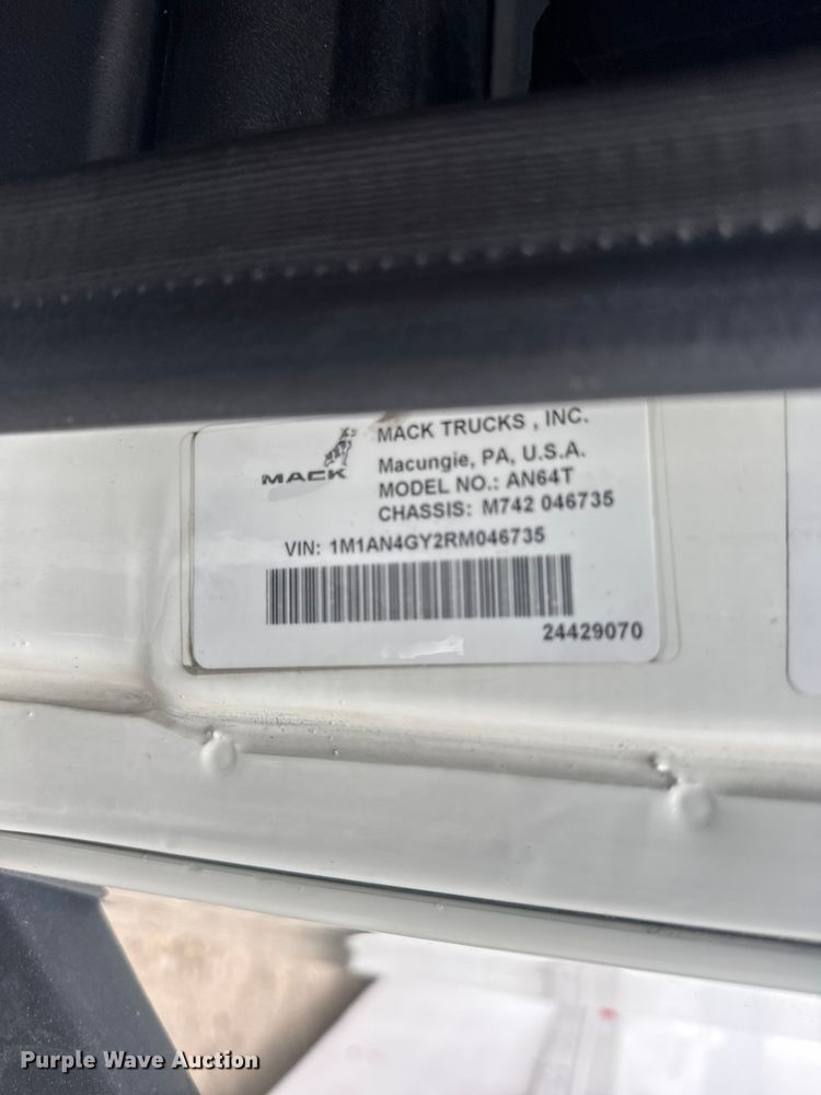 image for item DY3071 2024 Mack Anthem semi truck