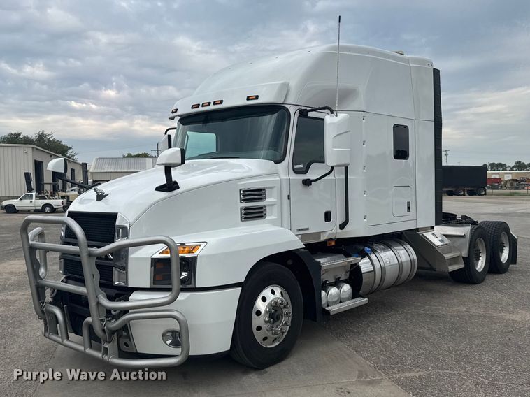 image for item DY3072 2023 Mack Anthem semi truck