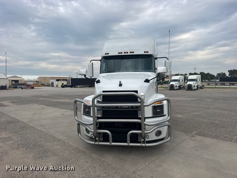 image for item DY3072 2023 Mack Anthem semi truck