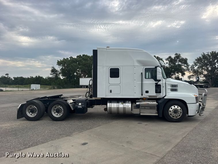 image for item DY3072 2023 Mack Anthem semi truck