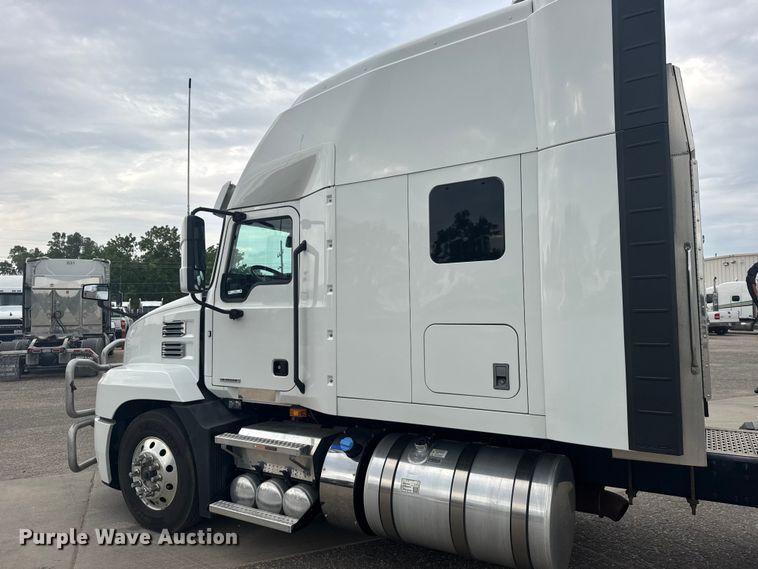 image for item DY3072 2023 Mack Anthem semi truck