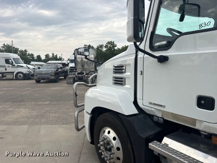 image for item DY3072 2023 Mack Anthem semi truck