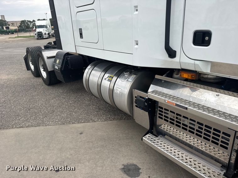image for item DY3072 2023 Mack Anthem semi truck