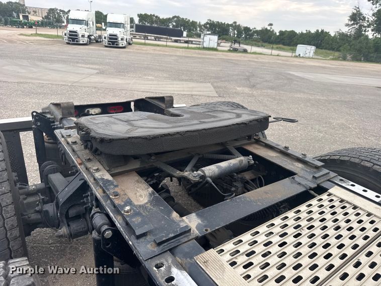 image for item DY3072 2023 Mack Anthem semi truck