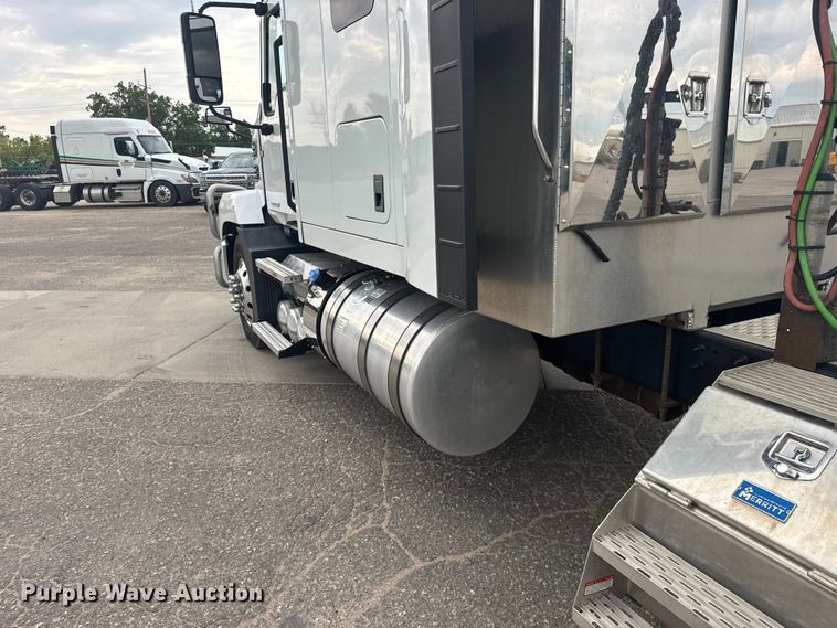 image for item DY3072 2023 Mack Anthem semi truck