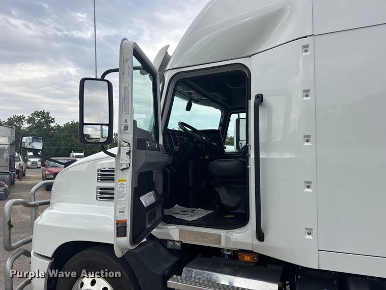 image for item DY3072 2023 Mack Anthem semi truck