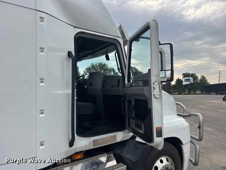 image for item DY3072 2023 Mack Anthem semi truck