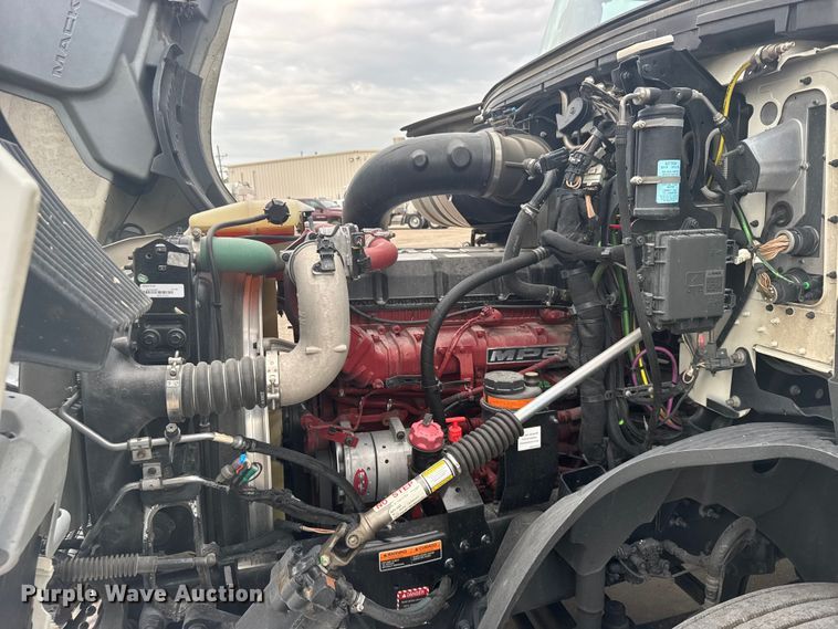 image for item DY3072 2023 Mack Anthem semi truck