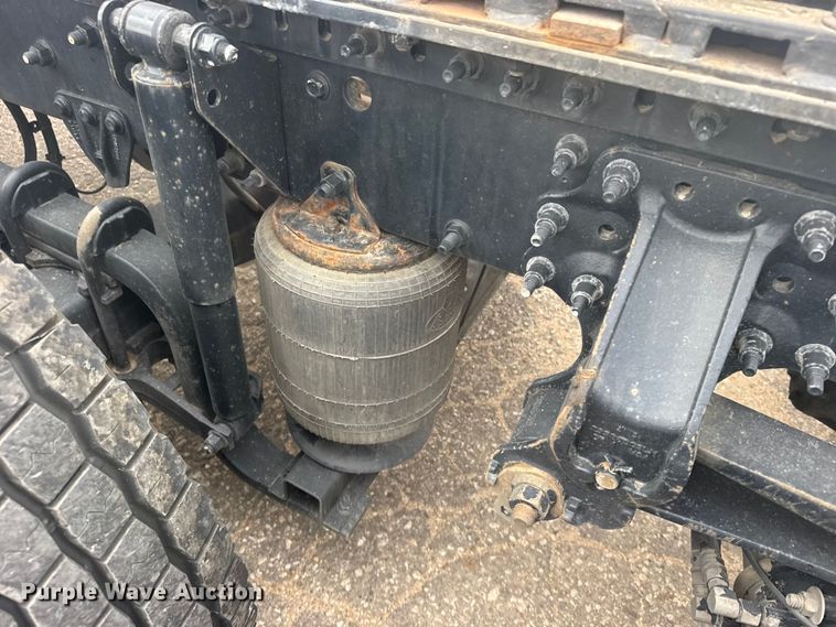 image for item DY3072 2023 Mack Anthem semi truck