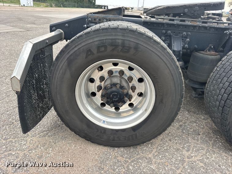 image for item DY3072 2023 Mack Anthem semi truck