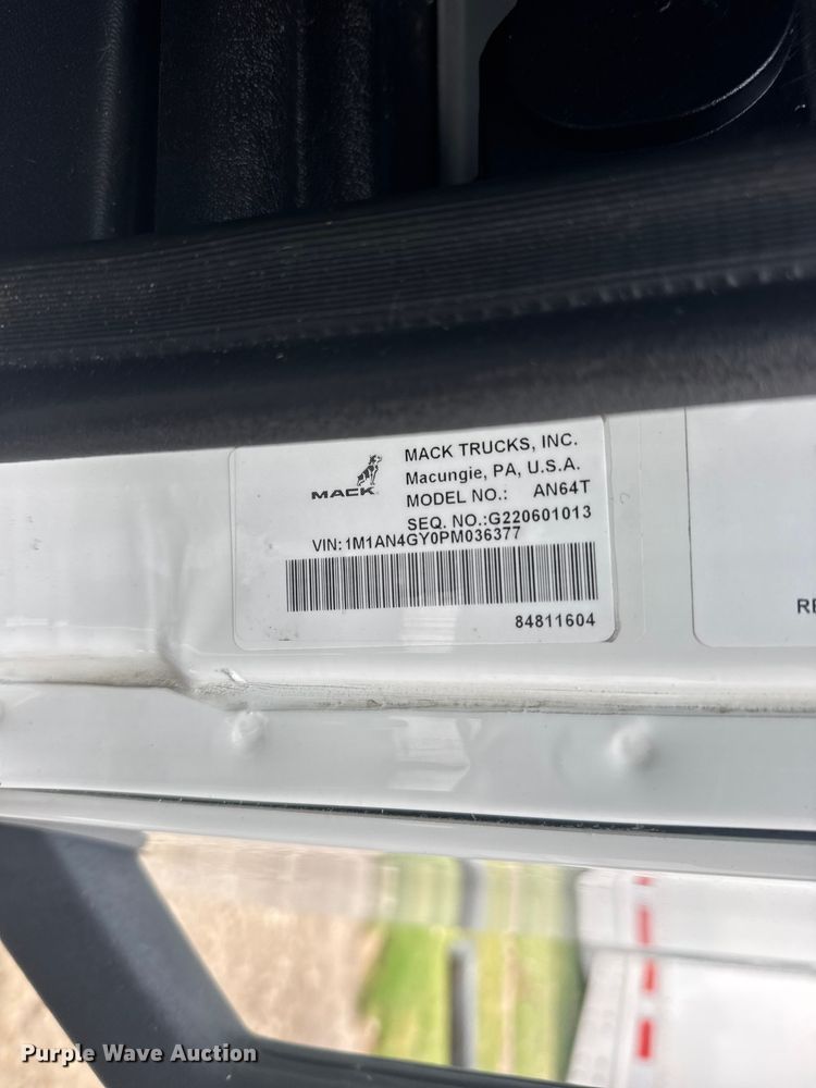 image for item DY3072 2023 Mack Anthem semi truck