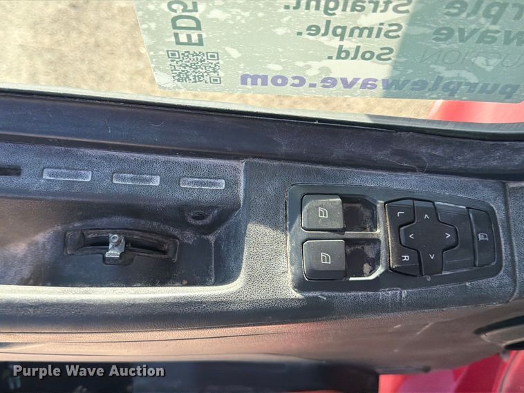image for item ED5317 2019 Volvo VNR semi truck