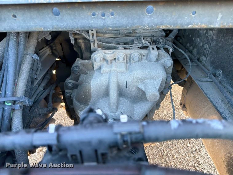 image for item ED5318 2019 Volvo VNR semi truck