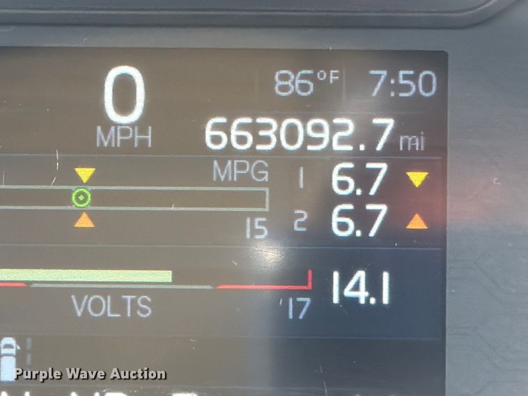 image for item ED5319 2019 Volvo VNR semi truck
