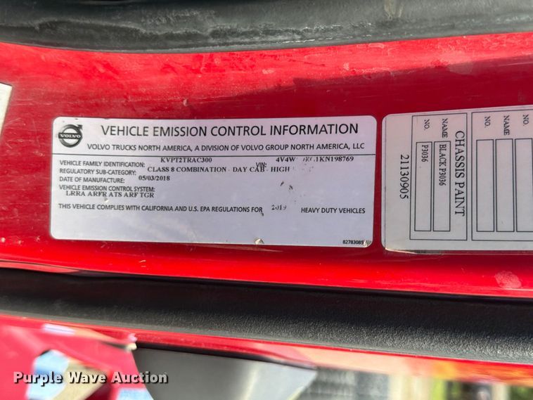 image for item ED5319 2019 Volvo VNR semi truck
