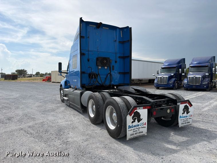 image for item ED5366 2018 International LT625 semi truck