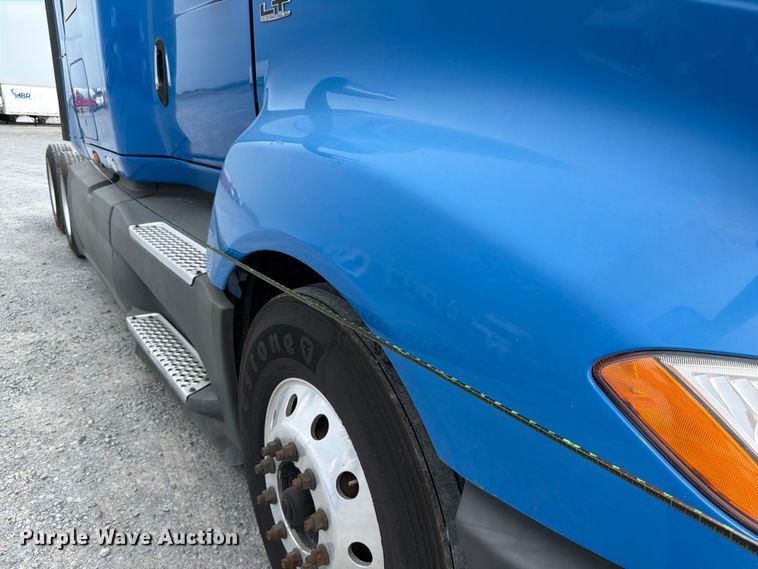 image for item ED5366 2018 International LT625 semi truck