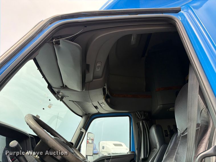 image for item ED5366 2018 International LT625 semi truck
