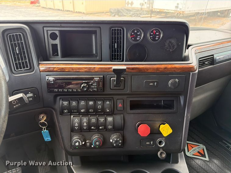 image for item ED5366 2018 International LT625 semi truck