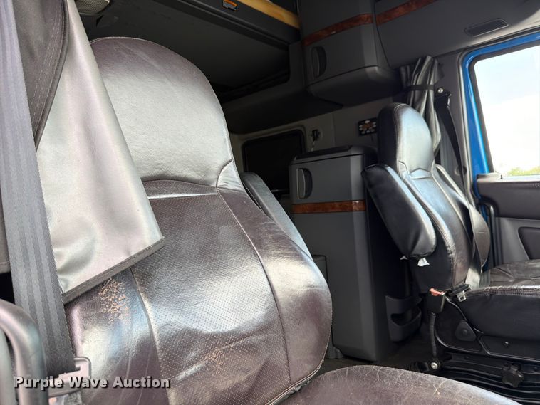 image for item ED5366 2018 International LT625 semi truck