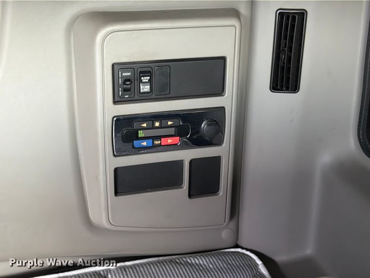 image for item ED5366 2018 International LT625 semi truck