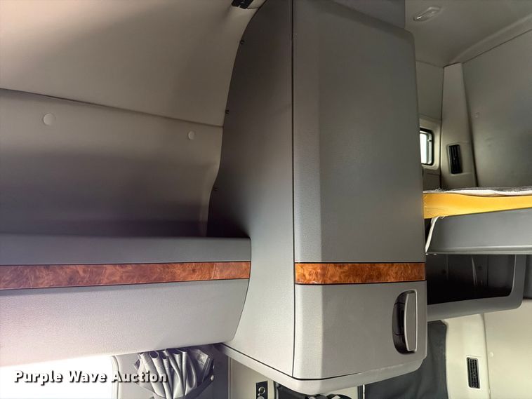 image for item ED5366 2018 International LT625 semi truck