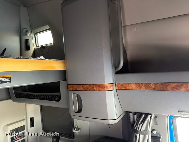 image for item ED5366 2018 International LT625 semi truck