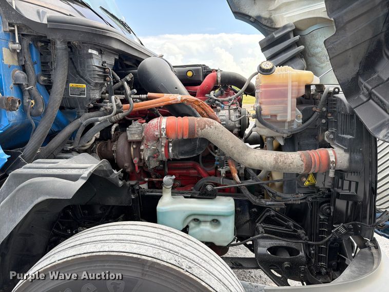 image for item ED5366 2018 International LT625 semi truck