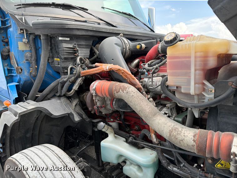 image for item ED5366 2018 International LT625 semi truck