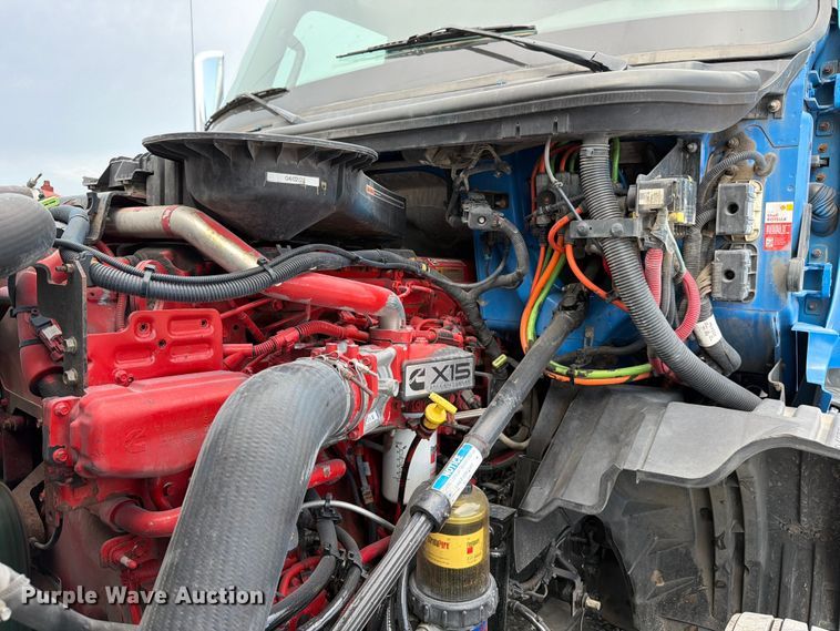 image for item ED5366 2018 International LT625 semi truck
