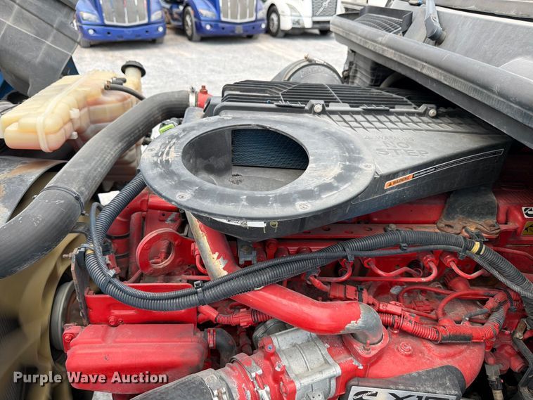image for item ED5366 2018 International LT625 semi truck