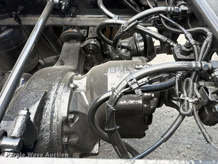 image for item ED5366 2018 International LT625 semi truck