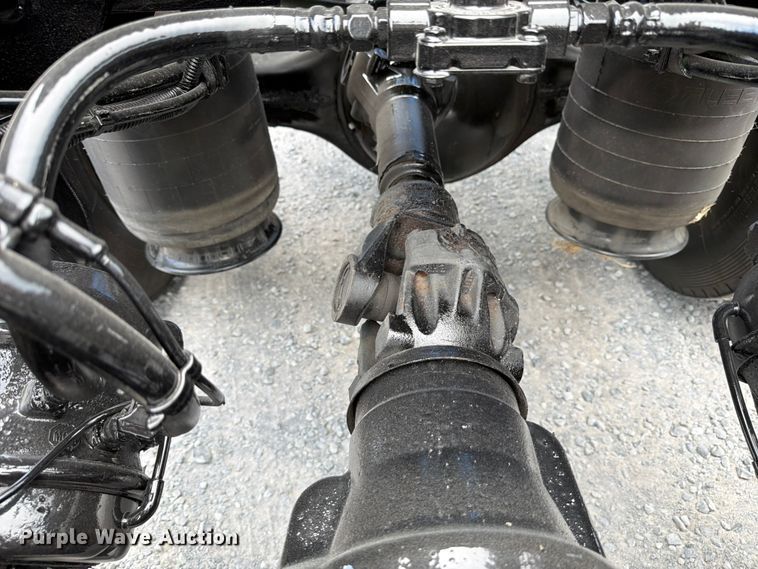 image for item ED5366 2018 International LT625 semi truck