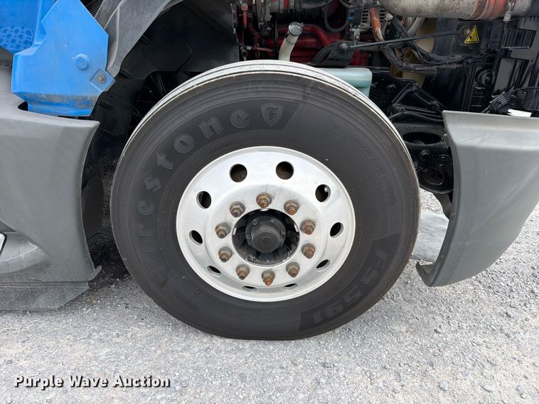 image for item ED5366 2018 International LT625 semi truck