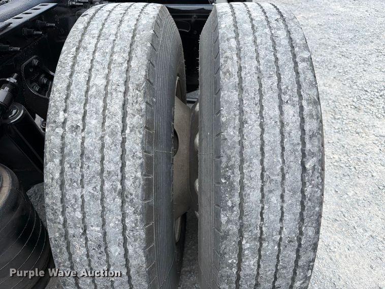 image for item ED5366 2018 International LT625 semi truck