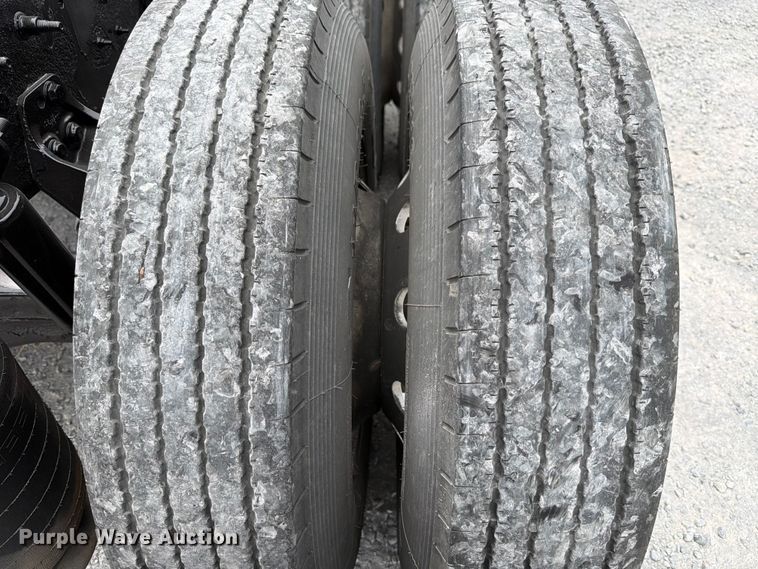 image for item ED5366 2018 International LT625 semi truck