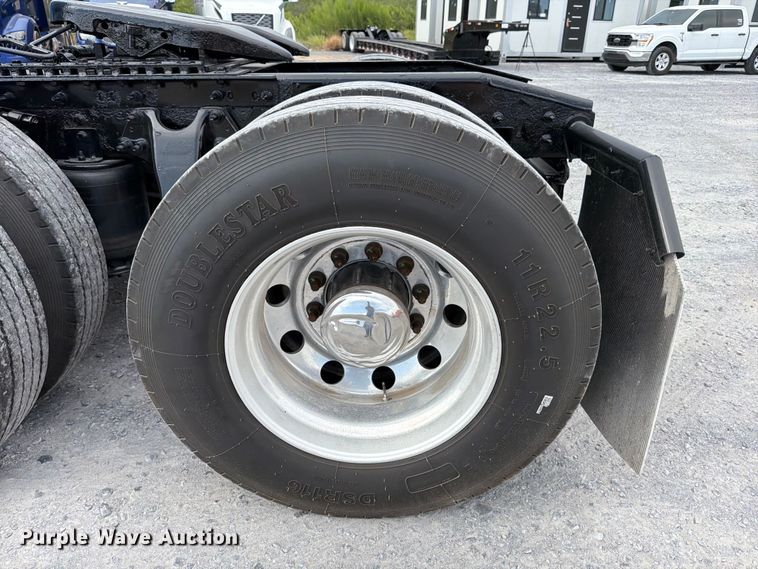 image for item ED5366 2018 International LT625 semi truck