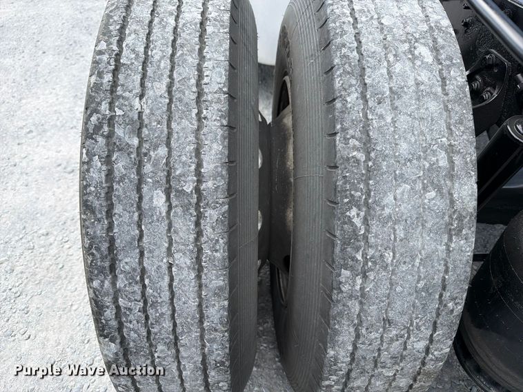 image for item ED5366 2018 International LT625 semi truck