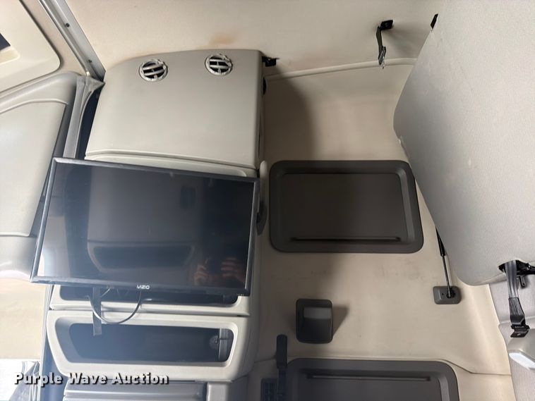 image for item ED5367 2020 Volvo VNL semi truck