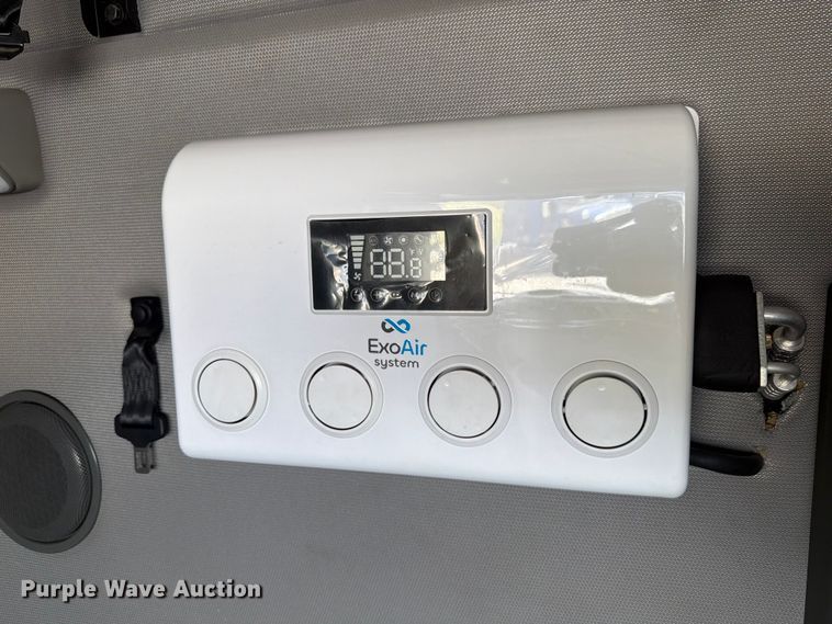image for item ED5367 2020 Volvo VNL semi truck