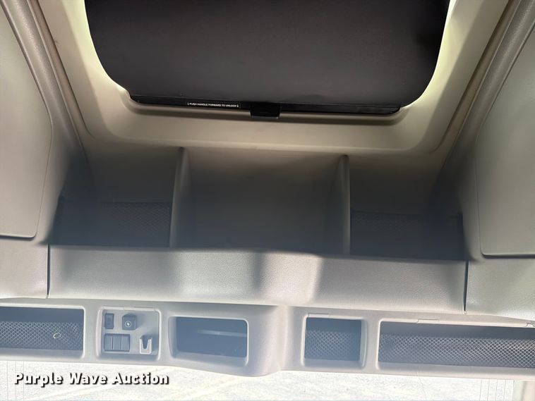 image for item ED5367 2020 Volvo VNL semi truck