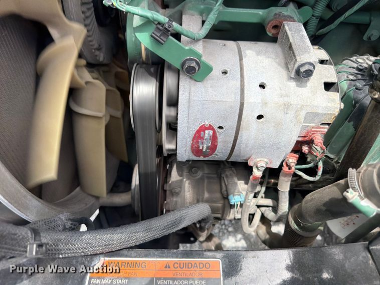 image for item ED5367 2020 Volvo VNL semi truck
