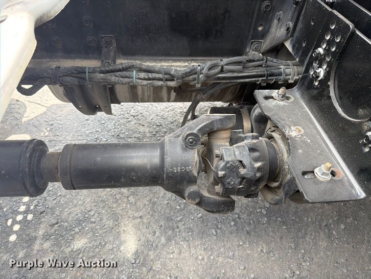image for item ED5367 2020 Volvo VNL semi truck