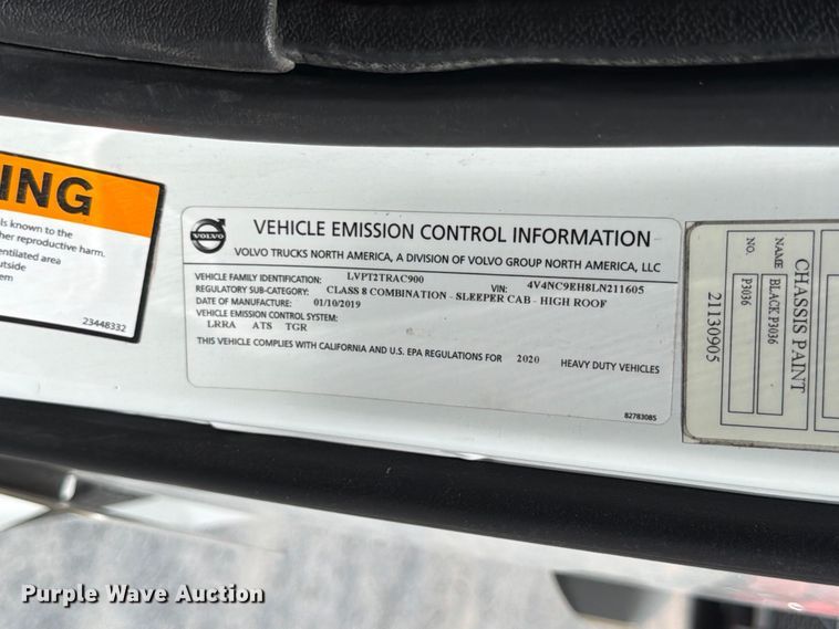image for item ED5367 2020 Volvo VNL semi truck