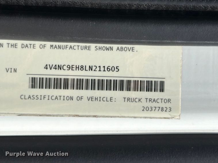 image for item ED5367 2020 Volvo VNL semi truck