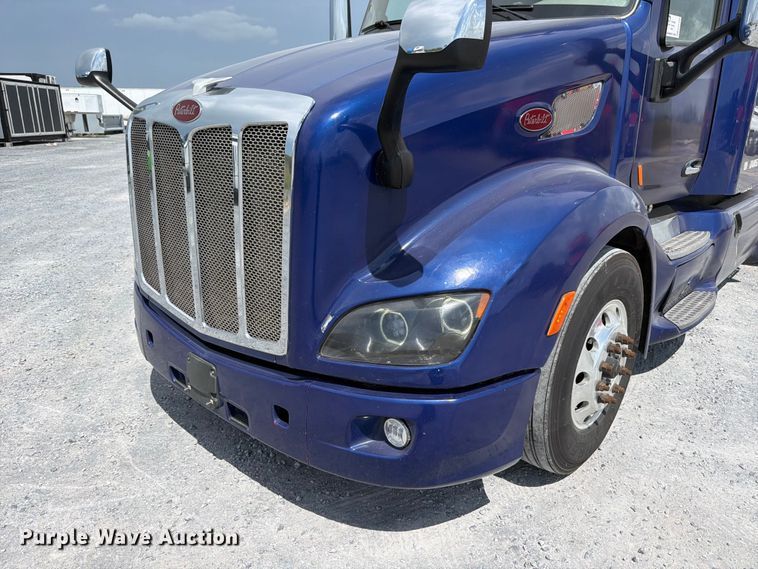 image for item ED5368 2020 Peterbilt 579 semi truck