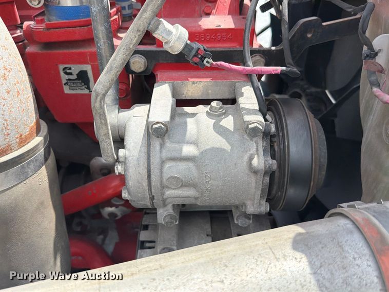 image for item ED5368 2020 Peterbilt 579 semi truck